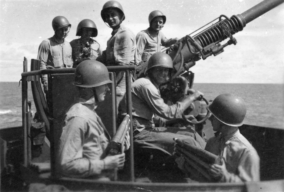 Gun # 44 Crew.<br>BACK ROW (L&rarr;R) [unknown], [unknown], M. Pelligrino, [unknown] . FRONT ROW (L&rarr;R) [unknown], H. Pisak, [unknown].