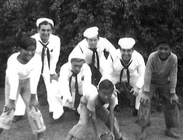 (L&rarr;R) M. Pelligrino, J. Ouwelant, G. Pacitti. Front V. Sablinskas.  [unknown civilians]